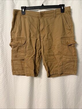 Men's Cargo Shorts in Tan - Classic Utility Style